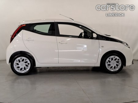 2021 Toyota Aygo - thumbnail 2