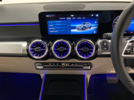 2025 Mercedes-Benz GLB - thumbnail 11