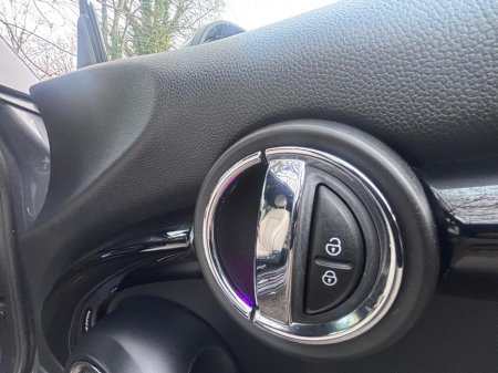 2017 MINI Hatch - thumbnail 19