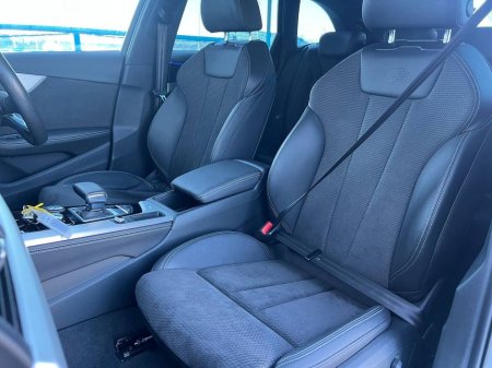 2021 Audi A4 S-LINE AVANT 2.0 TDI // 360 PARKING AID // DIGITAL CLUSTER // 4 HEATED S-LINE SPORT INTERIOR €32,900 thumbnail