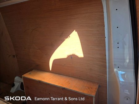 2024 Volkswagen Transporter - thumbnail 2