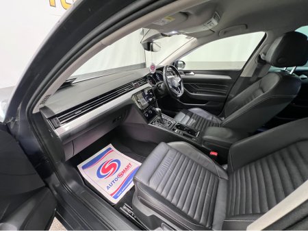 2020 Volkswagen Passat TDI SEL S-A 4DR AUTO €19,700 thumbnail