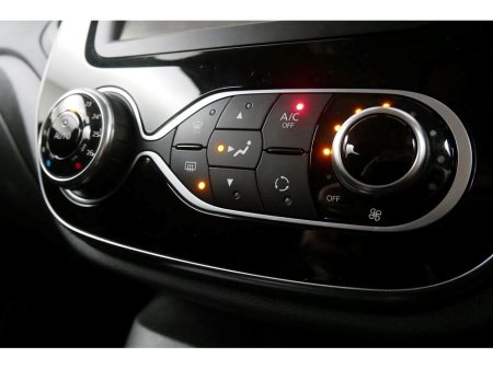 2018 Renault Captur - thumbnail 18