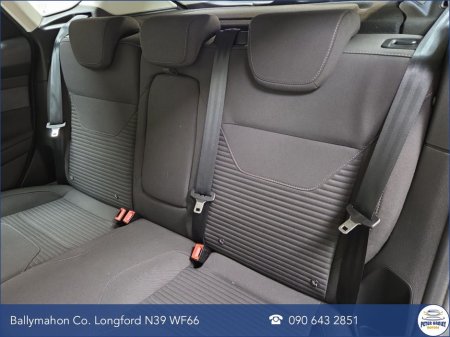 2017 Ford Focus - thumbnail 23