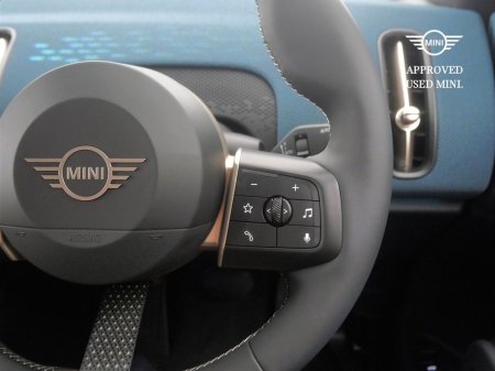 2025 MINI Countryman C €49,900 thumbnail