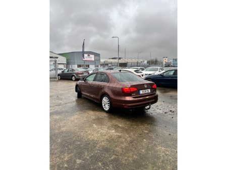 2017 Volkswagen Jetta 2.0 TDI 110HP Highline €16,995