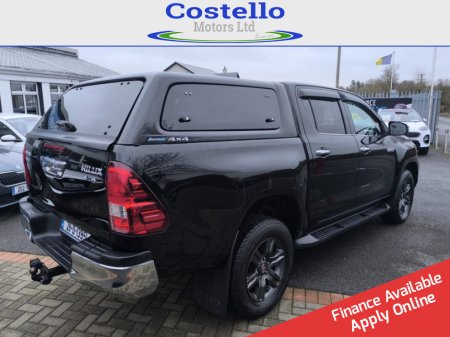 2021 Toyota Hilux 2.4 DOUBLE CAB SR5 4DR €36,000 thumbnail