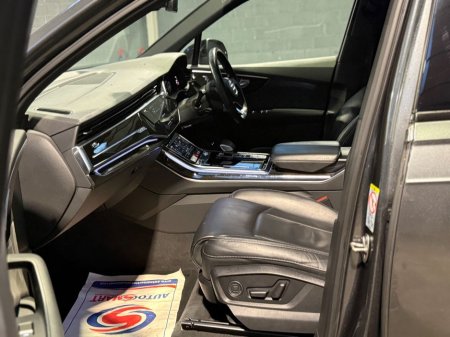 2021 Audi Q7 TFSI E QUATTRO *S-LINE BLACK EDITION* // HUGE SPEC // 12 MONTH WARRANTY // SAME DAY FINANCE // €59,950 thumbnail