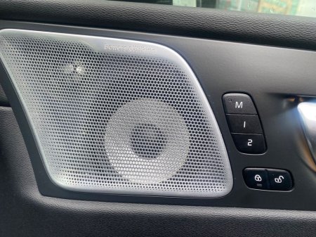 2025 Volvo XC60 - thumbnail 15