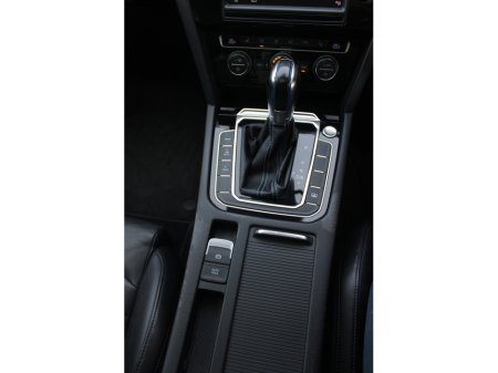 2016 Volkswagen Passat - thumbnail 16