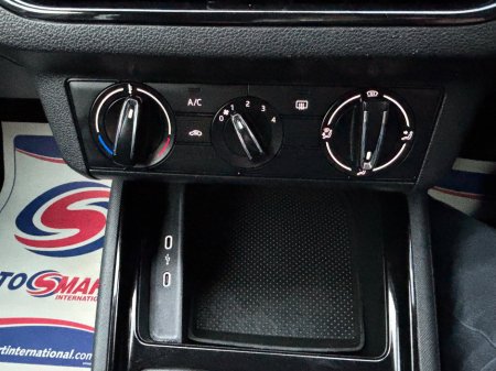 2020 Skoda Kamiq 1.0TSI 115hp Ambition €17,950 thumbnail