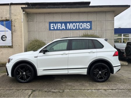2020 Volkswagen Tiguan R-LINE 4MOTION AUTOMATIC 2.0 DIESEL //LOW MILES//HIGH SPEC//360 PARKING CAMERAS//HALF LEATHER HEATED FRONT AND REAR SEATS//KEYLESS ENTRY// €34,950 thumbnail
