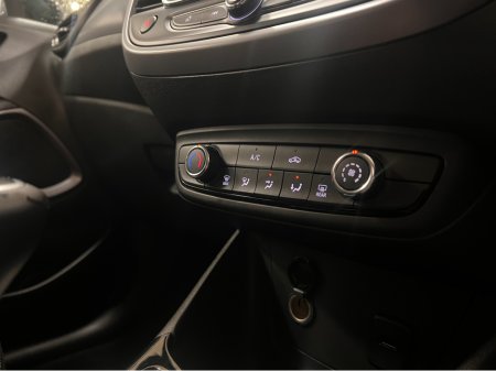 2024 Opel Crossland X *Only 12000 Kms* As New Petrol Manual High Spec 2024 Opel Crossland Rear View Camera Apple Car Play www.bolands.ie Est.1955 €21,950 thumbnail