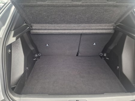 2021 Peugeot 2008 - thumbnail 18