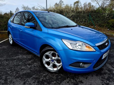 2011 Ford Focus - thumbnail 2