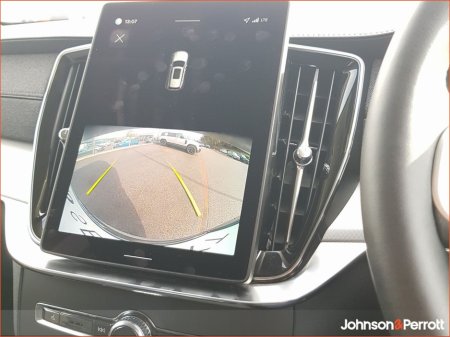 2025 Volvo XC90 T8 455bhp AWD PHEV Core €79,900 thumbnail