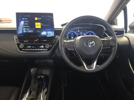 2024 Toyota Corolla Hybrid Luna H/B Automatic €28,950 thumbnail