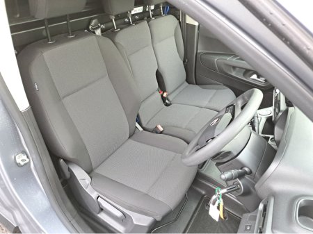 2026 Opel Combo SPORTIVE L1H1 1.5TD 130BHP **8 SPEED AUTOMATIC**TOP SPEC** €25,163 thumbnail