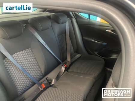 2021 Opel Astra - view 4