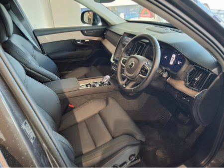 2025 Volvo XC90 T8 PHEV AWD AUTO PLUS - New Model - 7 Seats - Pan Roof - Black Leather - thumbnail