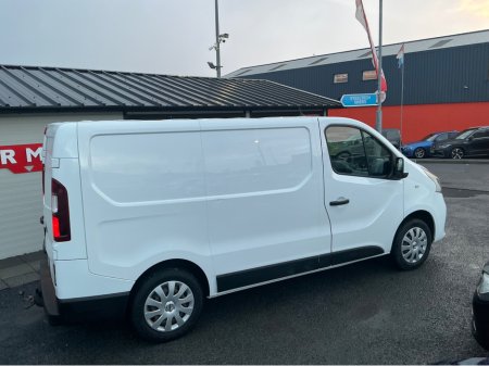 2019 Nissan NV300 ACENTA DCI L1H1 P/V €9,950 thumbnail