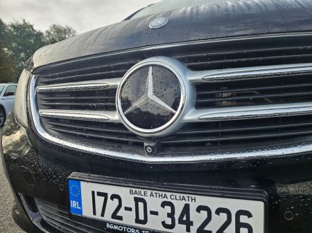 2017 Mercedes-Benz V Class - thumbnail 4