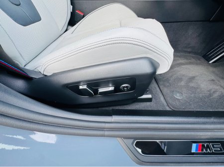 2025 BMW M5 - thumbnail 22