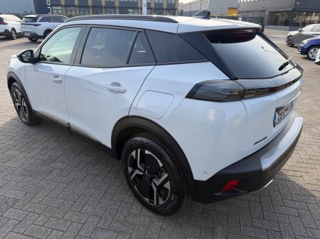 2025 Peugeot 2008 - thumbnail 6