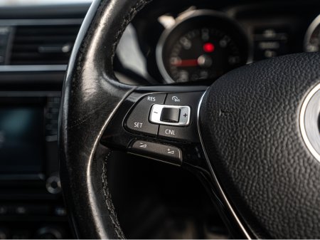 2017 Volkswagen Jetta - thumbnail 21