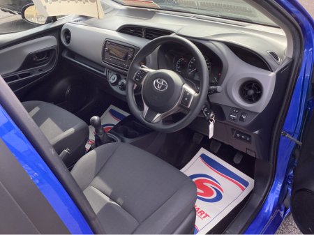 2020 Toyota Yaris - thumbnail 10