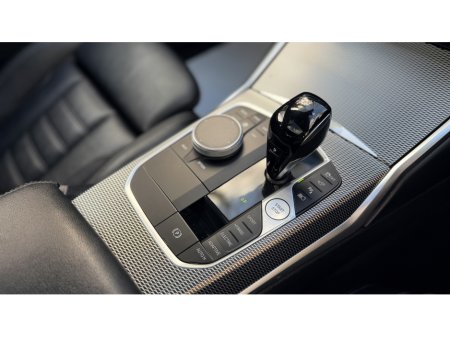 2022 BMW 3 Series - photo 4