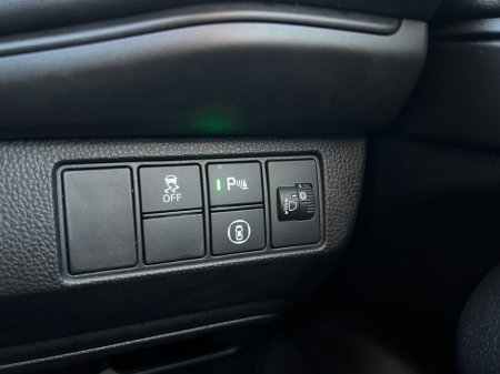 2024 Honda HR-V HR-V 1.5i-MMD e:HEV Elegance €35,950 thumbnail