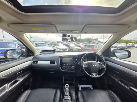 2014 Mitsubishi Outlander - thumbnail 19