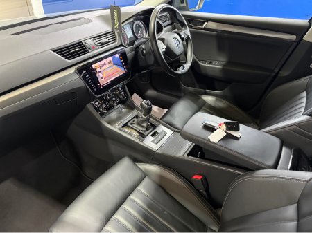 2021 Skoda Superb - thumbnail 13