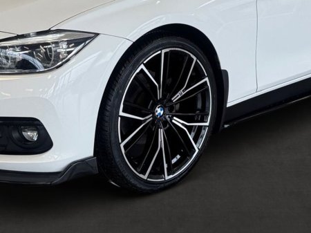 2015 BMW 3 Series - thumbnail 10