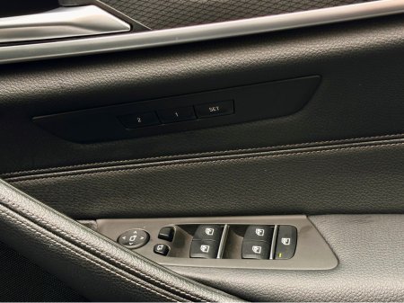 2023 BMW 5 Series - thumbnail 18