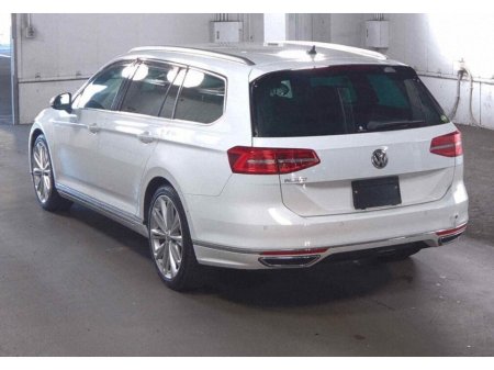 2019 Volkswagen Passat - thumbnail 4