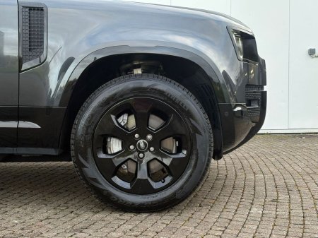 2025 Land Rover Defender - thumbnail 37