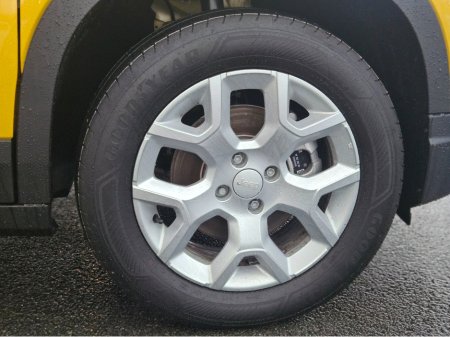 2026 Jeep Avenger E-Hybrid Altitude 1.2 €35,945 thumbnail