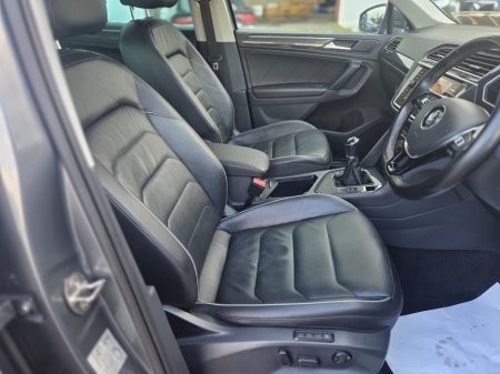 2020 Volkswagen Tiguan - thumbnail 4