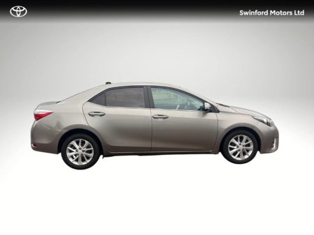 2016 Toyota Corolla - thumbnail 3