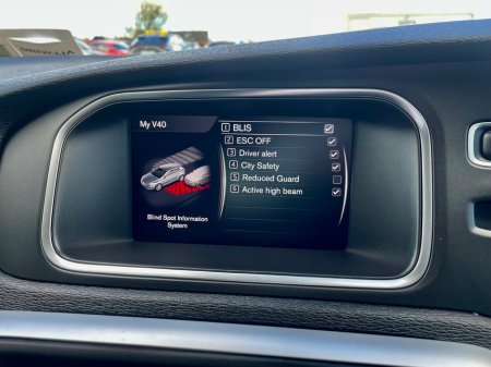 2019 Volvo V40 - thumbnail 41