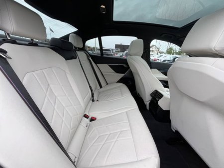 2024 BMW 5 Series - thumbnail 13