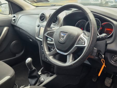 2017 Dacia Sandero Stepway 1.5 dCi 90 STEPWAY SIGNATURE €5,950 thumbnail