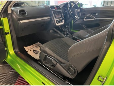 2011 Volkswagen Scirocco - thumbnail 11