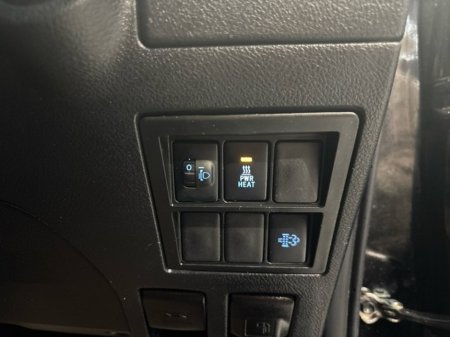 2022 Toyota Hilux 2.4 SR5 DOUBLE CAB 4DR €38,500 thumbnail