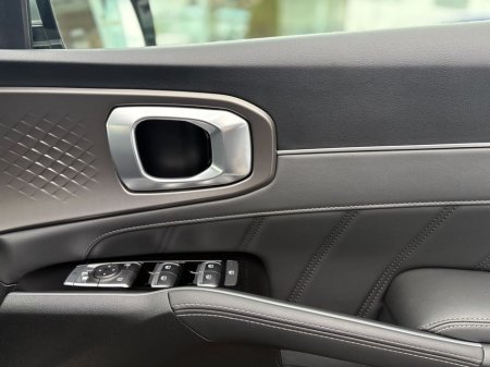 2025 Kia Sorento - thumbnail 8