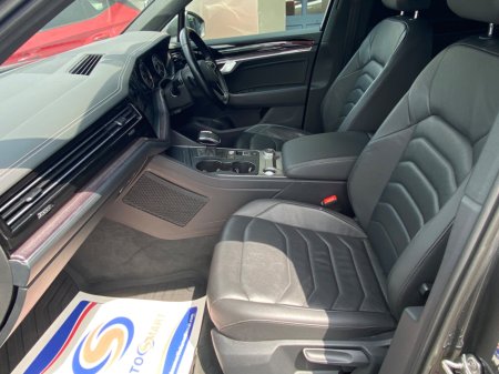 2021 Volkswagen Touareg 3.0TDI 231HP V6 4M DSG Design €38,170 thumbnail