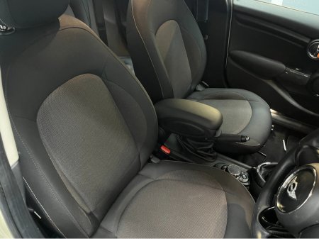 2016 MINI Cooper €12950! 2016 MINI COOPERD 5DOORS 1.5 AUTOMATIC REVERSE CAMERA AND MORE €12,950 thumbnail