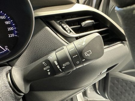 2022 Toyota C-HR Self Charging Hybrid Sol Automatic €25,800 thumbnail